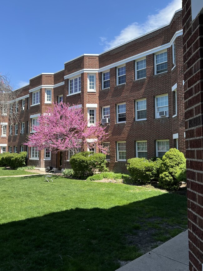 Broadway Apartments in Salt Lake City, UT - Building Photo - Building Photo