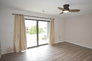 2013 Bayhead Dr in Sayreville, NJ - Building Photo