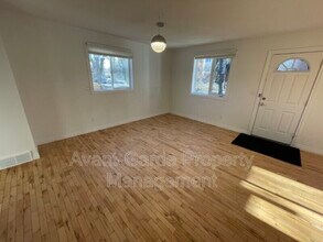 9401-9492 92 St NW in Edmonton, AB - Building Photo - Building Photo