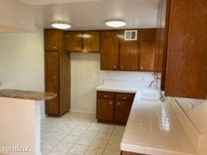 1711 Grismer Ave in Burbank, CA - Building Photo - Building Photo