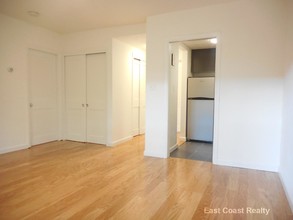 14 Marion St-Unit -303 in Brookline, MA - Foto de edificio - Building Photo