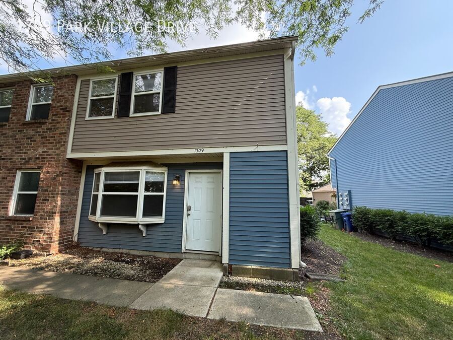 1709 Park Village Dr in Columbus, OH - Building Photo