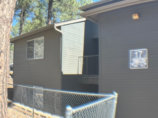 1185 W University Ave in Flagstaff, AZ - Building Photo - Building Photo