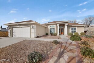 1365 Desert Canyon Dr in El Paso, TX - Building Photo