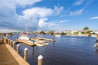 800 River Point Dr in Naples, FL - Building Photo - Building Photo