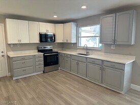 25168 Pinson Dr in Bonita Springs, FL - Building Photo