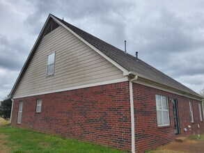 10052 Lynham Cove in Cordova, TN - Building Photo - Building Photo