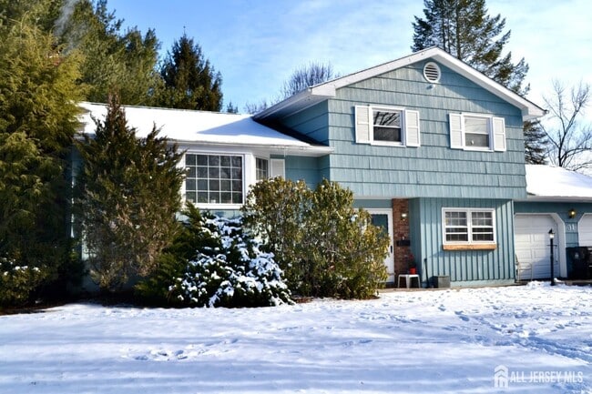 property at 31 Tall Oaks Dr