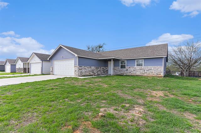 417 S Cleburne Whitney Rd in Rio Vista, TX - Building Photo - Building Photo