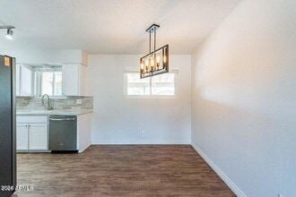 4943 E Indian School Rd in Phoenix, AZ - Building Photo - Building Photo