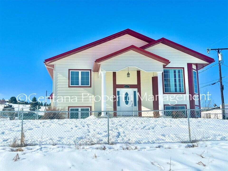 237 Vienna St in Butte, MT - Building Photo