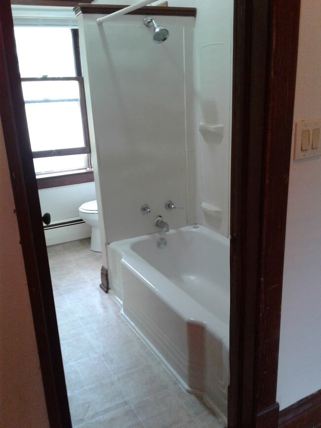 832 Suedberg Rd, Unit 2 in Pine Grove, PA - Foto de edificio - Building Photo