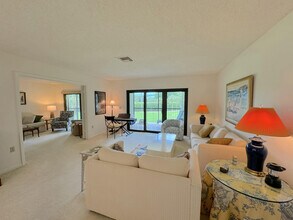 9 Stratford Dr E in Boynton Beach, FL - Building Photo - Building Photo
