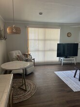 260 Santa Monica Dr in Oxnard, CA - Building Photo - Building Photo