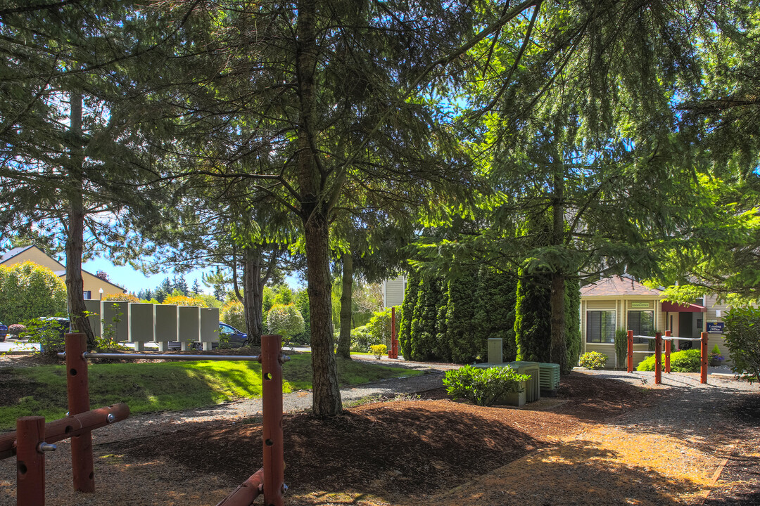 Brittany Place in Lynnwood, WA - Foto de edificio