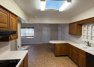 914 Homewood Dr in Brandon, FL - Building Photo - Building Photo