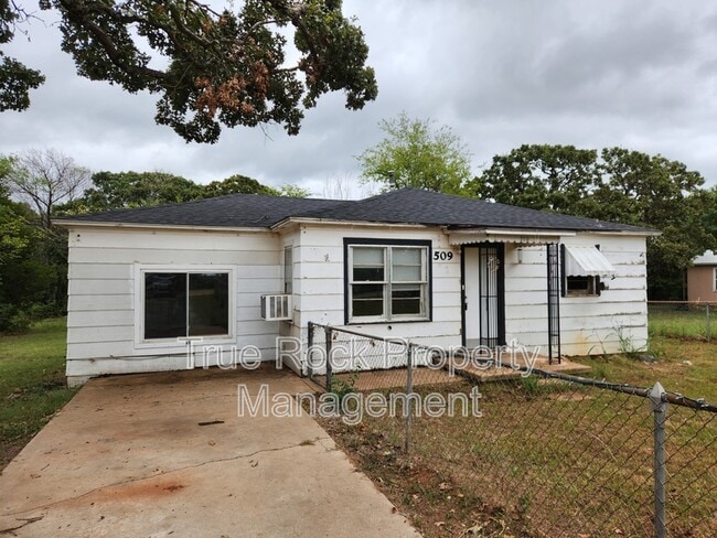 509 N Division St in Asher, OK - Building Photo - Building Photo