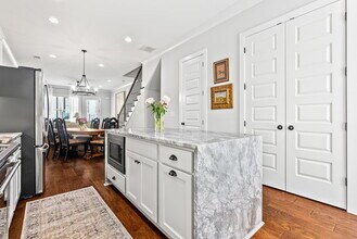 2106 Moores Mill Rd, Unit 204 in Auburn, AL - Foto de edificio - Building Photo