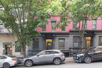 208 E 90th St in New York, NY - Building Photo - Building Photo