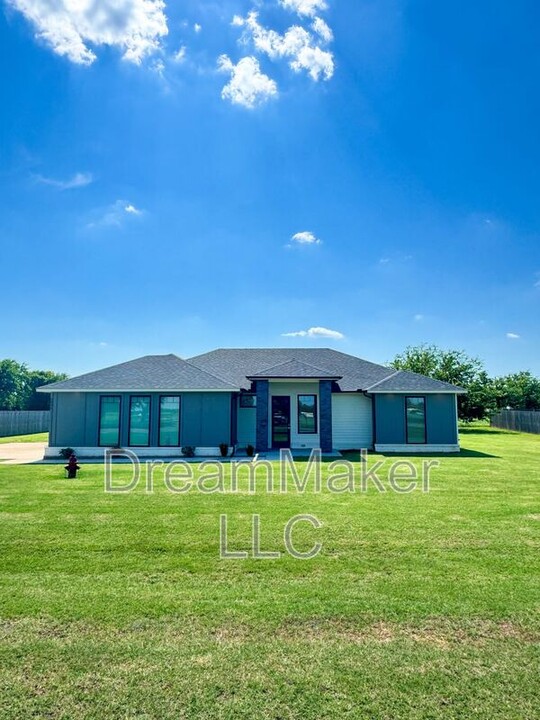 5056 Magnolia Mdw Wy in Goldsby, OK - Building Photo