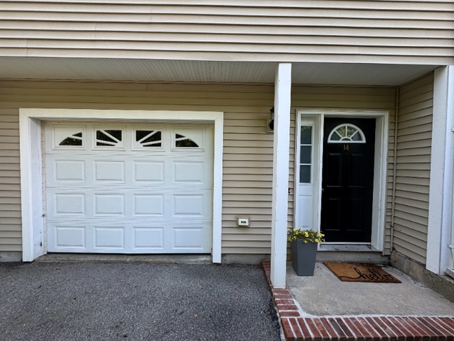14 Woodside Dr in Gorham, ME - Building Photo - Building Photo