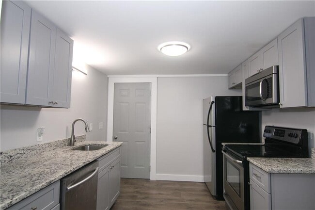 2187 Plantation Ln in Chamblee, GA - Building Photo - Building Photo