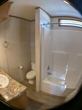 8 Matthew Dr in Castleton On Hudson, NY - Foto de edificio - Building Photo