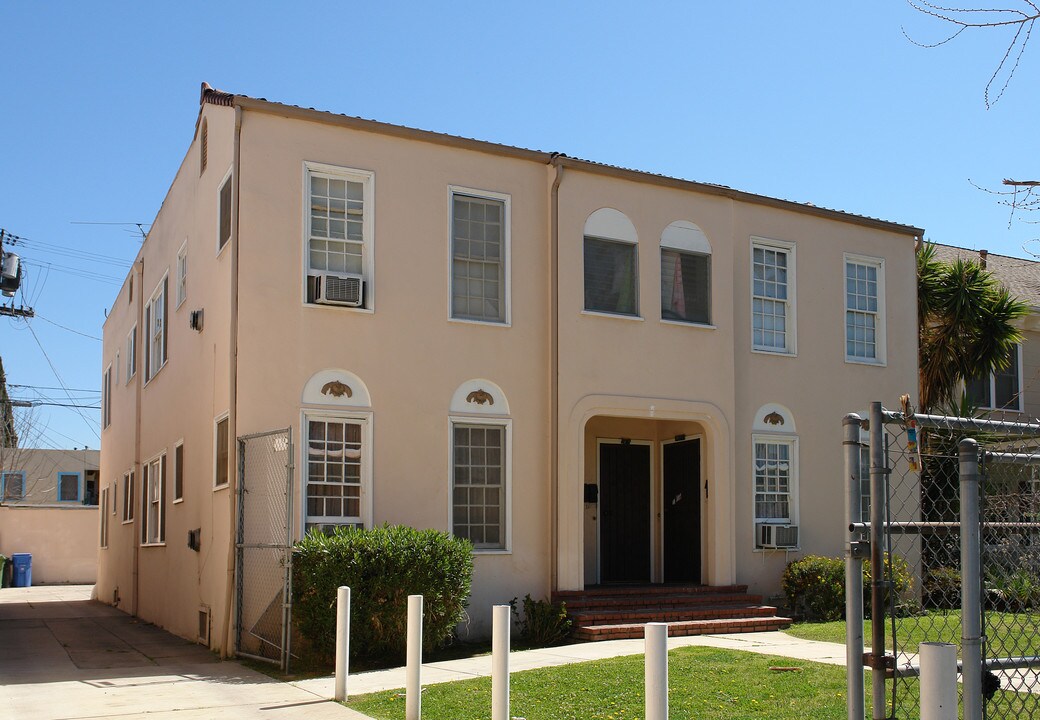 1028 N Edgemont St in Los Angeles, CA - Building Photo