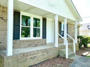 236 Moncrest Dr in Clarksville, TN - Building Photo - Building Photo