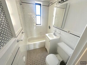 850 Amsterdam Ave in New York, NY - Building Photo - Building Photo