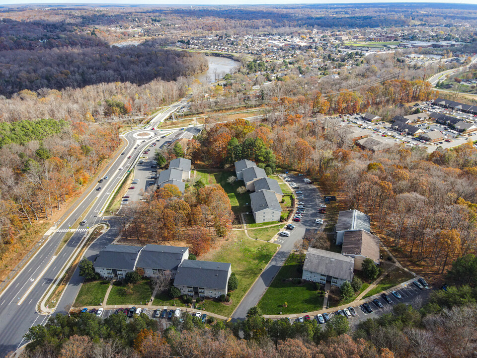 Forest Village Apartments in Fredericksburg, VA - Foto de edificio