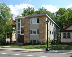 1407 Golden Valley Rd in Minneapolis, MN - Building Photo - Building Photo