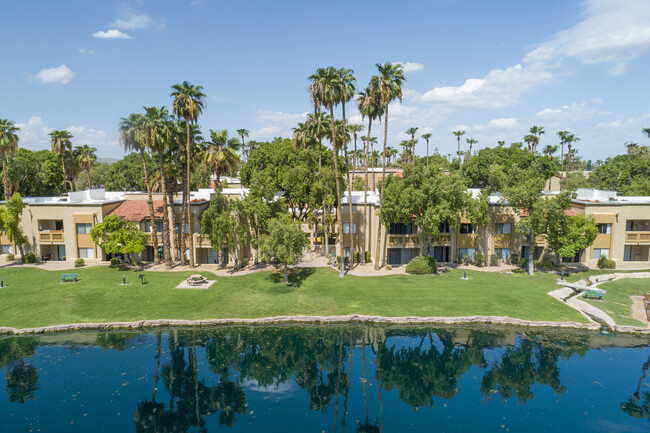 Lakeview at the Bay in Tempe, AZ - Foto de edificio - Building Photo