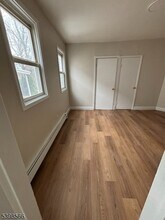 68 Cottage Pl, Unit 1 in East Rutherford, NJ - Foto de edificio - Building Photo