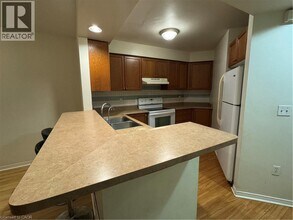 25 Eugene Dr in Guelph, ON - Building Photo - Building Photo