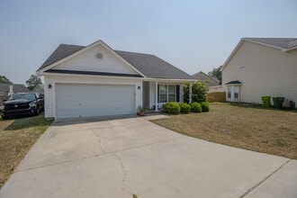 6 Reems Ct in Hopkins, SC - Building Photo - Building Photo