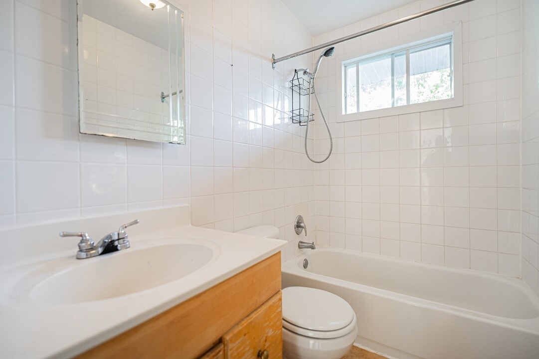 4041 Rue Forest in Montréal, QC - Building Photo