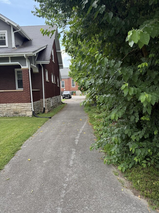 1815 Nicholasville Rd in Lexington, KY - Building Photo - Building Photo