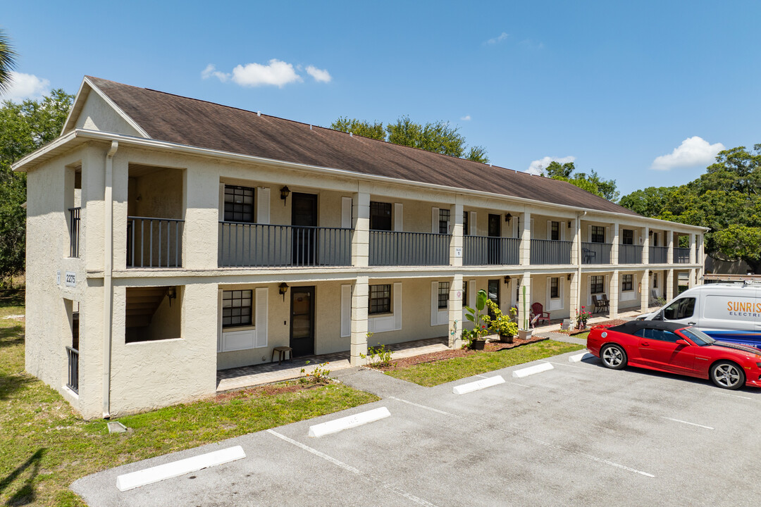 Chateaux Versailles Condominiums in St. Petersburg, FL - Building Photo