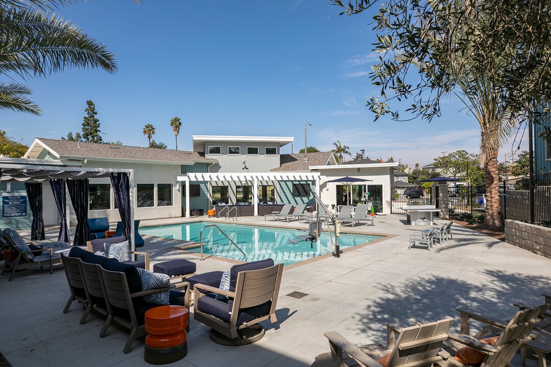 Stadium Park Apartments in Inglewood, CA - Foto de edificio