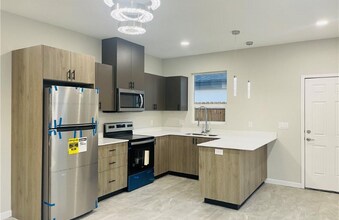 1108 Sugar Gdn Dr in Pharr, TX - Building Photo - Building Photo