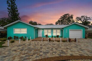 340 Mehlenbacher Rd in Belleair, FL - Building Photo