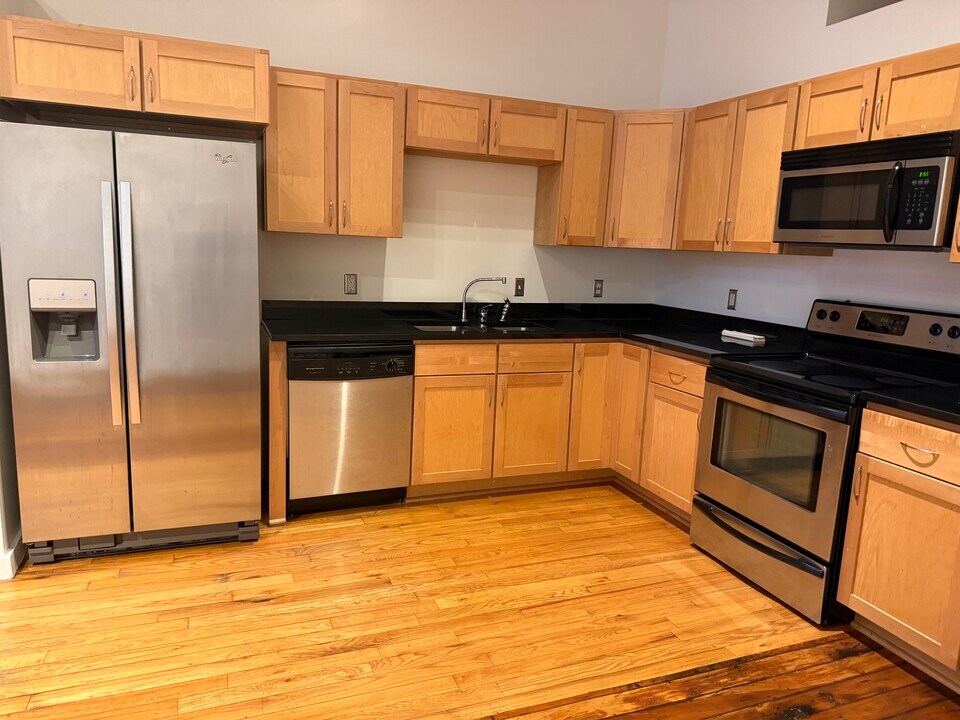 1350 Rosa L Parks Blvd in Nashville, TN - Building Photo