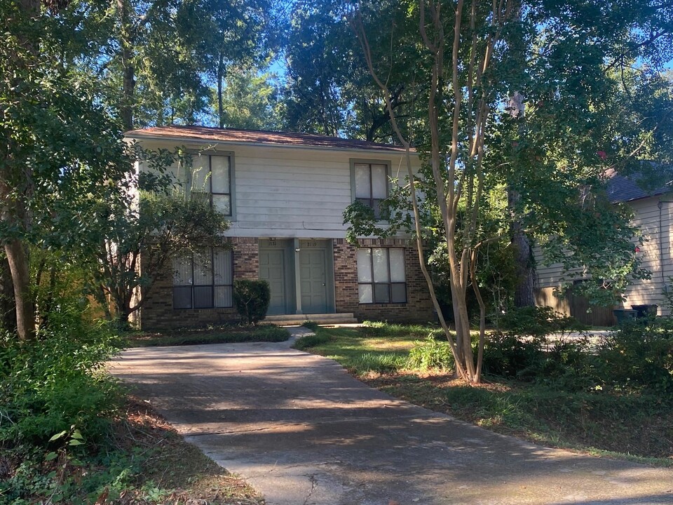 2121 Corinne St in Tallahassee, FL - Building Photo