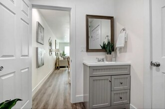 1115 E Artesia Blvd in Long Beach, CA - Foto de edificio - Building Photo