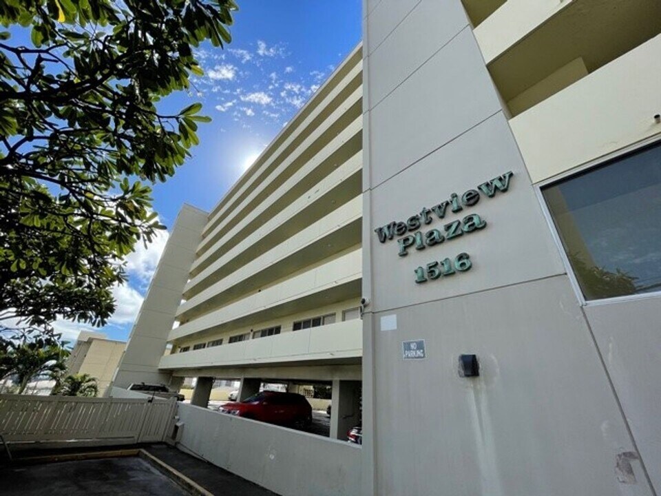 1516 Ward Ave in Honolulu, HI - Building Photo