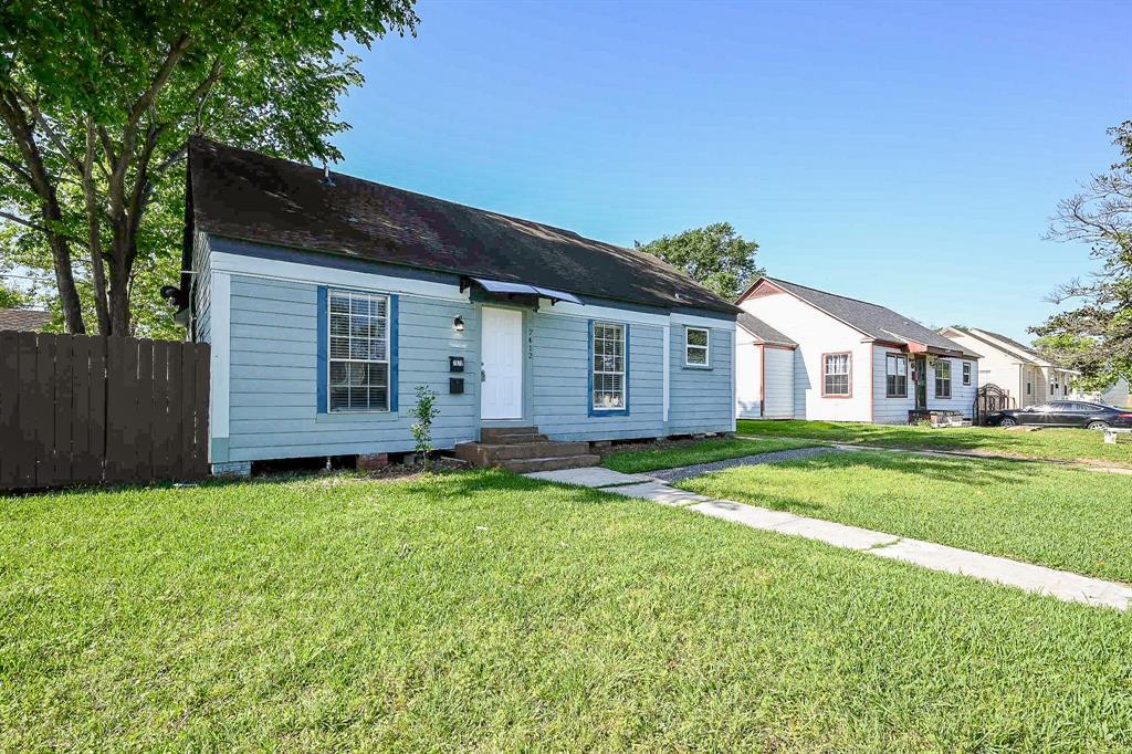7412 Satsuma St in Houston, TX - Building Photo