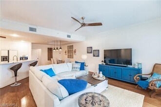 572 11th Ave S in Naples, FL - Building Photo - Building Photo