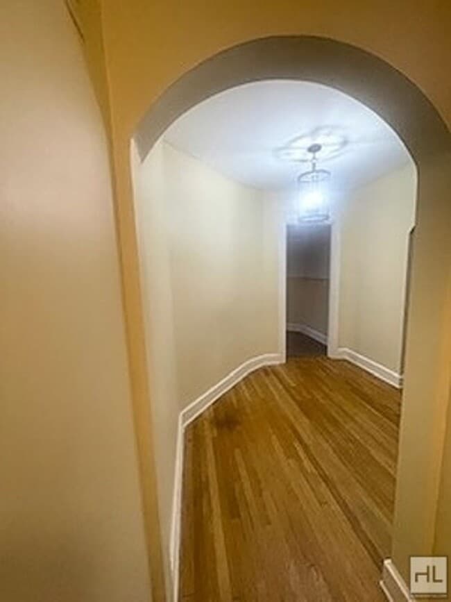 69 Harney Rd in Scarsdale, NY - Building Photo - Building Photo
