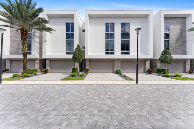 4050 NW 17th Ave in Boca Raton, FL - Building Photo - Building Photo